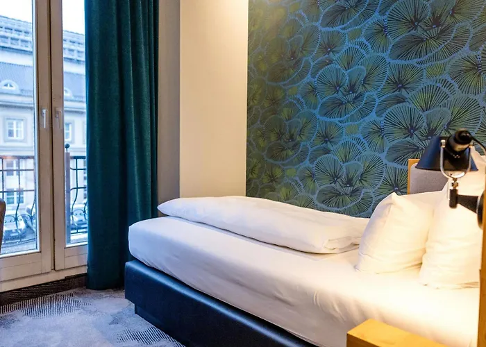 One Frankfurt-hauptbahnhof 3*