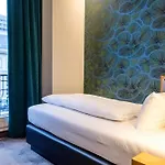 One Frankfurt-hauptbahnhof 3*
