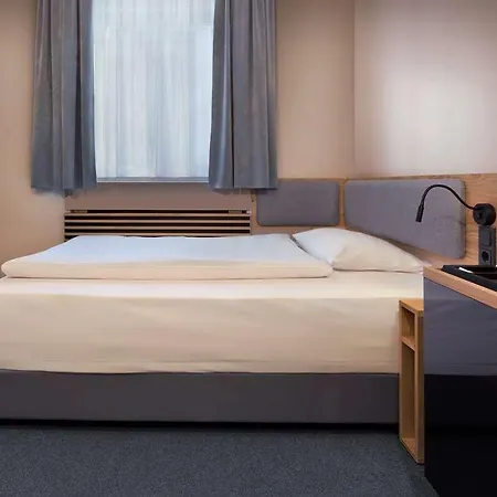 One Frankfurt-hauptbahnhof 호텔