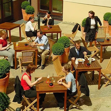 One Frankfurt-hauptbahnhof 호텔