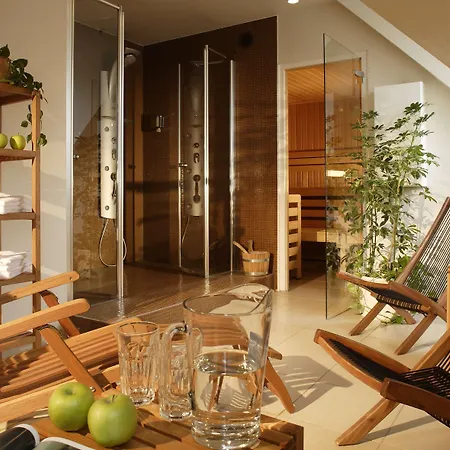 호텔 One Frankfurt-hauptbahnhof 4*