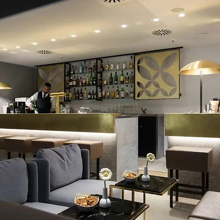 호텔 One Frankfurt-hauptbahnhof 4*