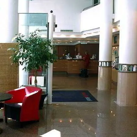 One Frankfurt-hauptbahnhof 4*