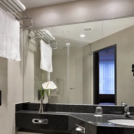 호텔 One Frankfurt-hauptbahnhof 4*