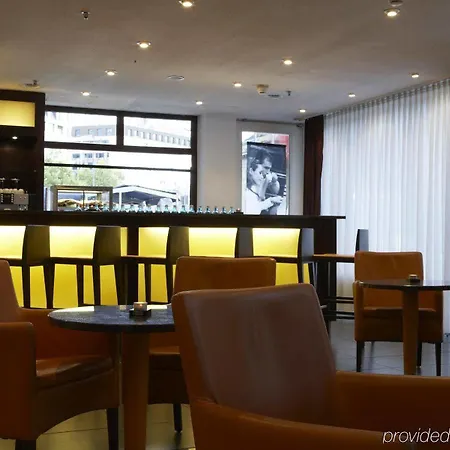 One Frankfurt-hauptbahnhof 호텔 4*