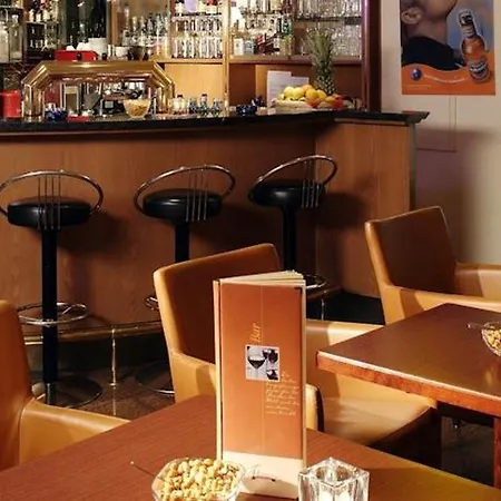 호텔 One Frankfurt-hauptbahnhof 4*