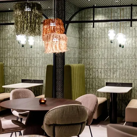 One Frankfurt-hauptbahnhof 3*