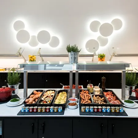 One Frankfurt-hauptbahnhof 3*