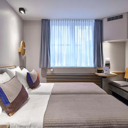 Hotel One Frankfurt-hauptbahnhof 4*