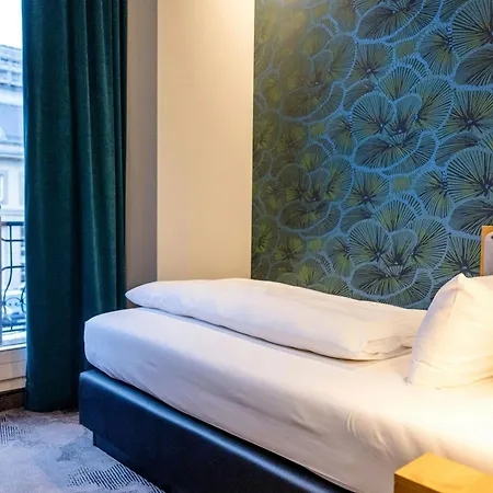 One Frankfurt-hauptbahnhof 3*